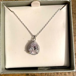 Halo Pear shaped necklace